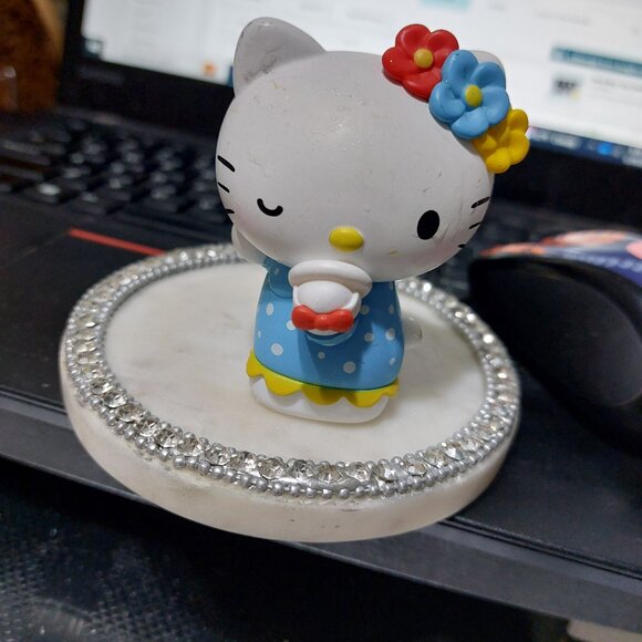 POP MART Super Cute Rare Hello Kitty Toy Figurine - Picture 3 of 10